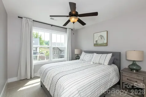 16 Henbit Way Arden NC 28704