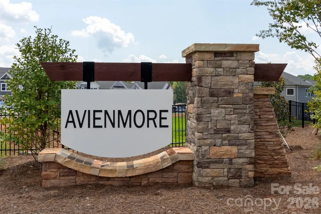 11205 Lochmere Road Charlotte NC 28278