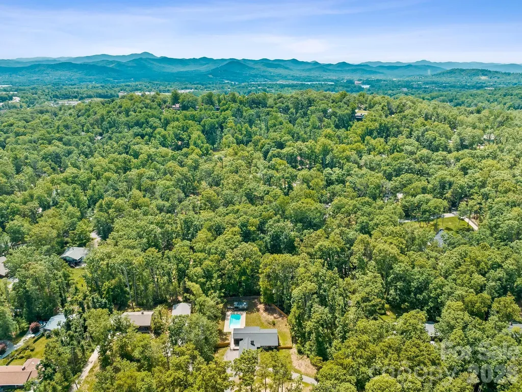 26 Glen Cove Road Arden NC 28704