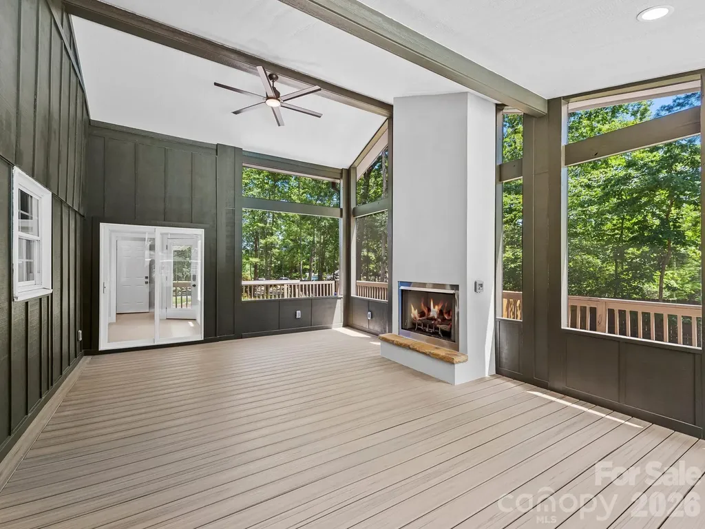 26 Glen Cove Road Arden NC 28704
