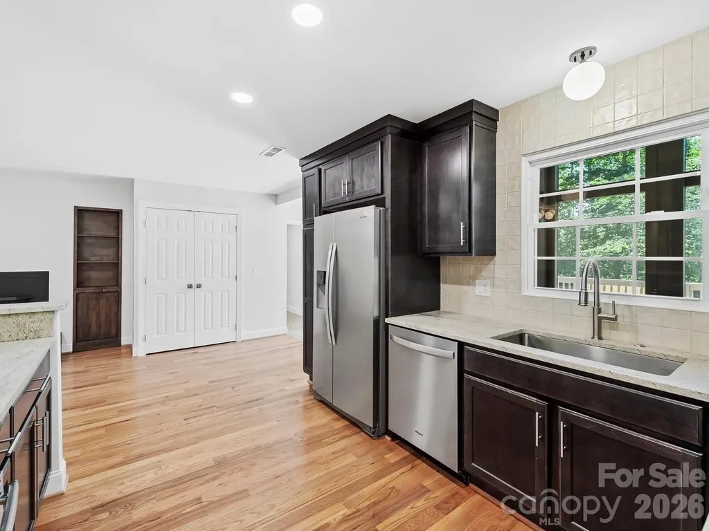 26 Glen Cove Road Arden NC 28704