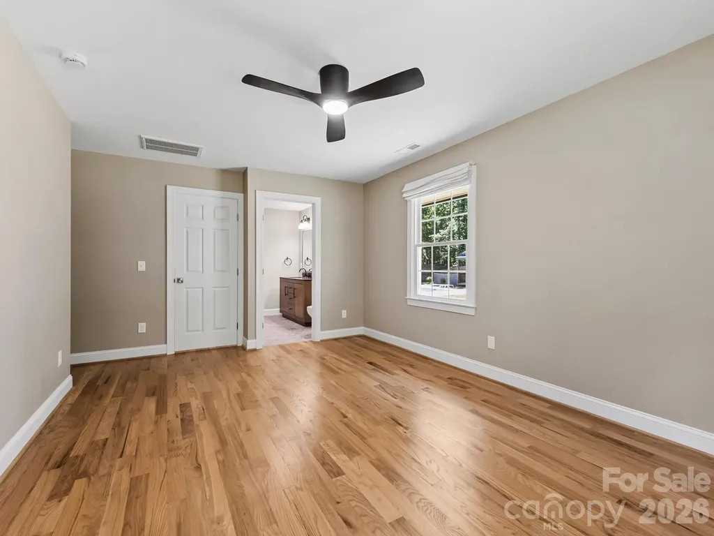 26 Glen Cove Road Arden NC 28704