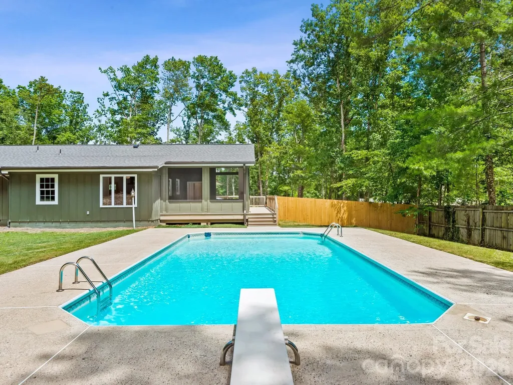 26 Glen Cove Road Arden NC 28704
