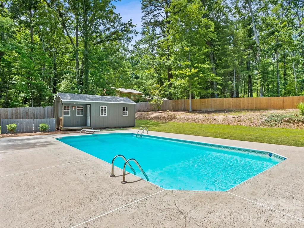 26 Glen Cove Road Arden NC 28704