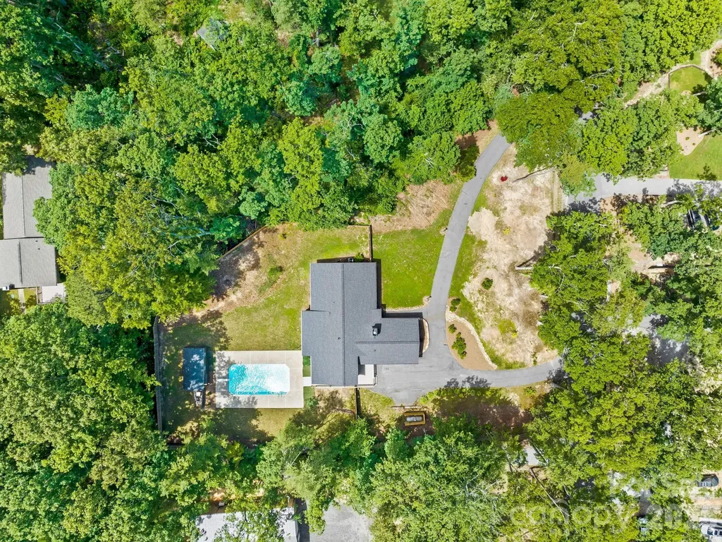 26 Glen Cove Road Arden NC 28704
