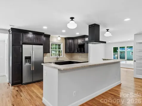 26 Glen Cove Road Arden NC 28704
