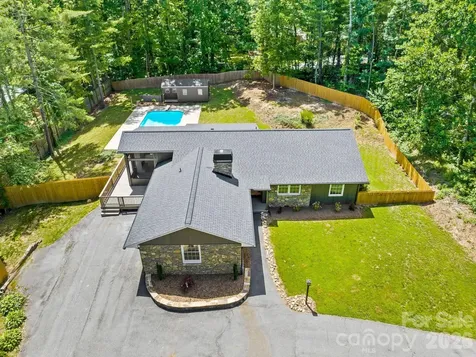 26 Glen Cove Road Arden NC 28704