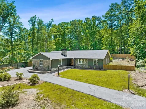 26 Glen Cove Road Arden NC 28704