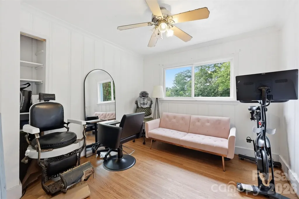 2736 Palm Avenue Charlotte NC 28205