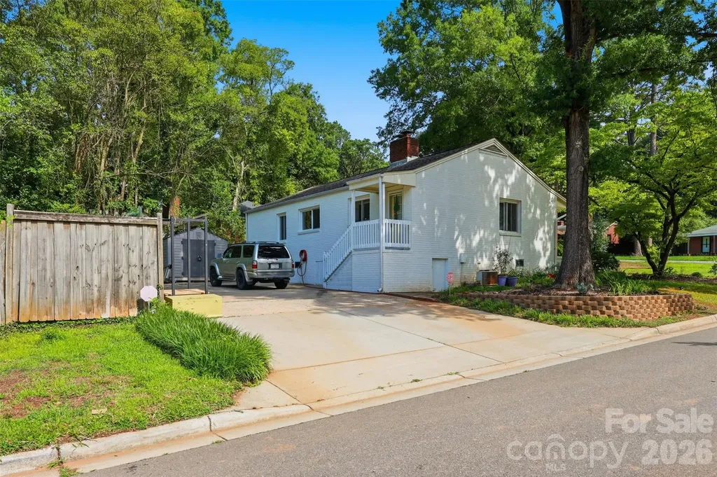 2736 Palm Avenue Charlotte NC 28205