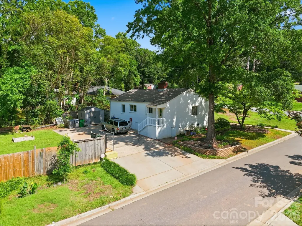 2736 Palm Avenue Charlotte NC 28205