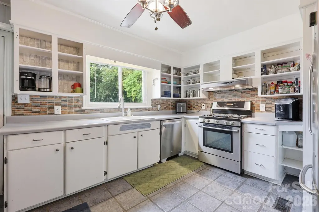 2736 Palm Avenue Charlotte NC 28205