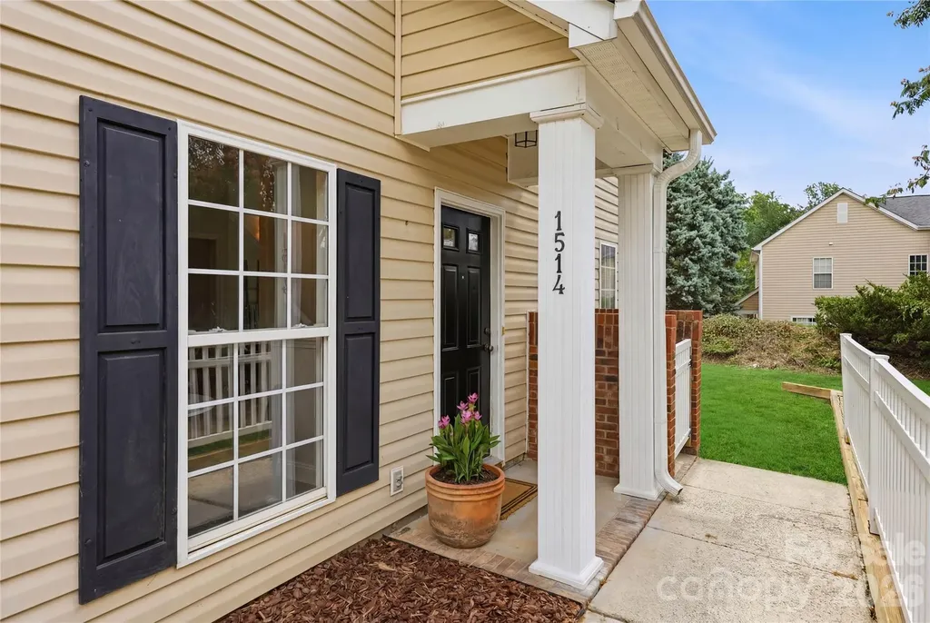 1514 Sylvia Court Charlotte NC 28205