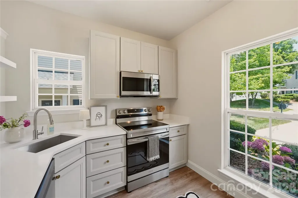 1514 Sylvia Court Charlotte NC 28205
