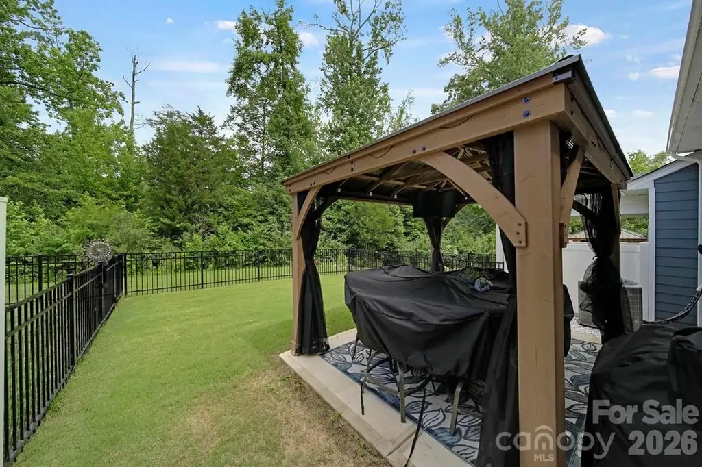 888 Prince Garret Way Denver NC 28037