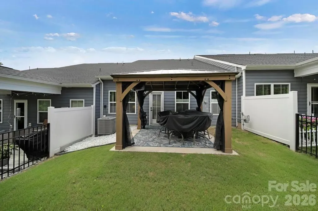 888 Prince Garret Way Denver NC 28037