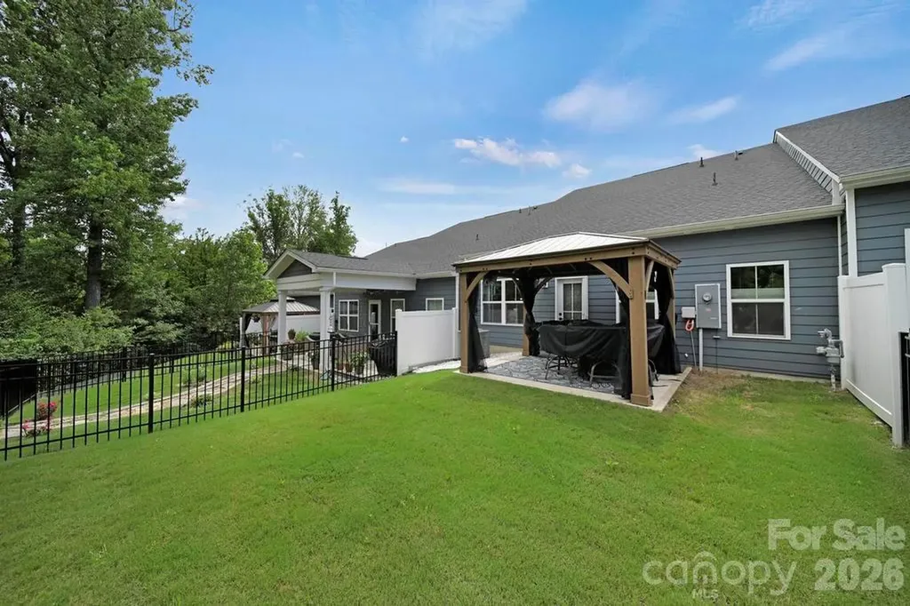 888 Prince Garret Way Denver NC 28037