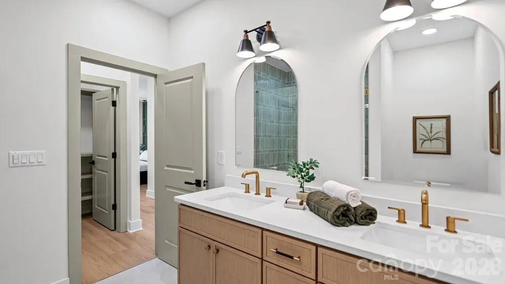 409 Scaleybark Road Charlotte NC 28209