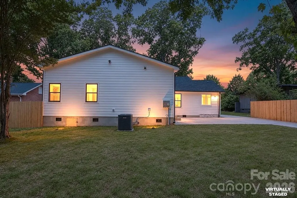 409 Scaleybark Road Charlotte NC 28209