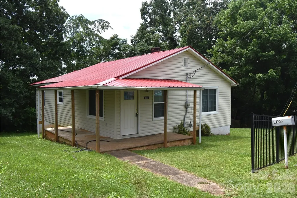 Marion NC, 622 Green Street Loop