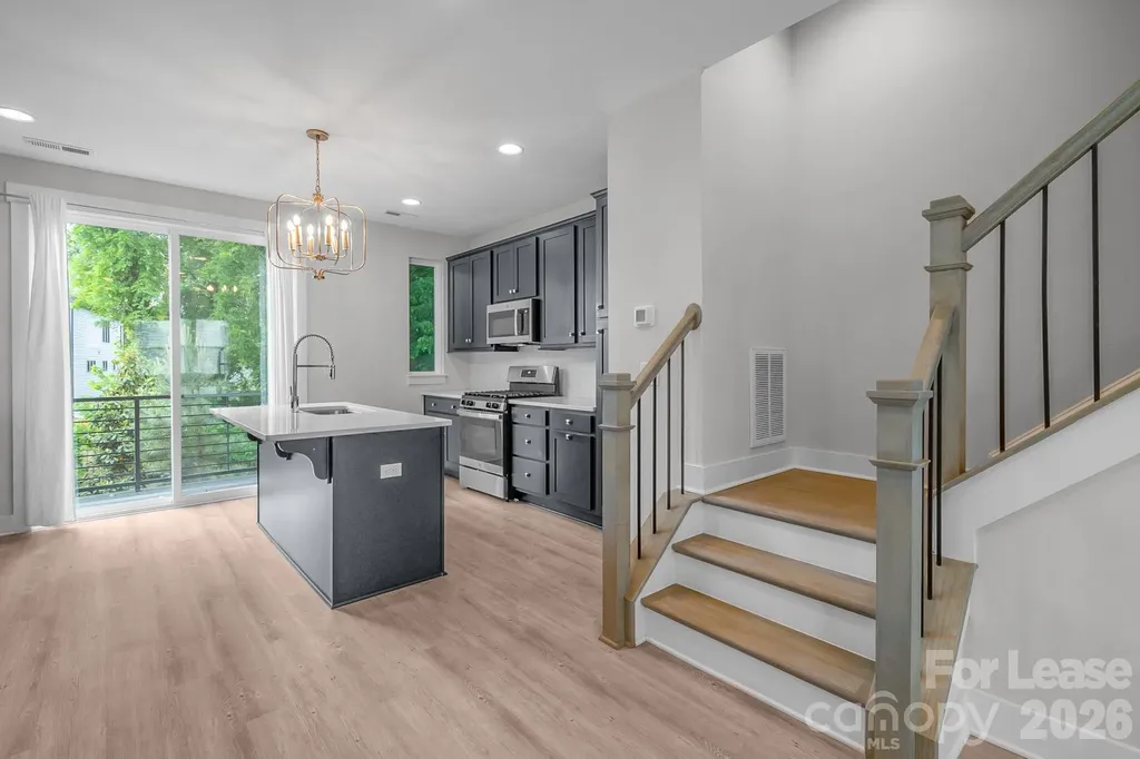 570 W End Drive Charlotte NC 28208