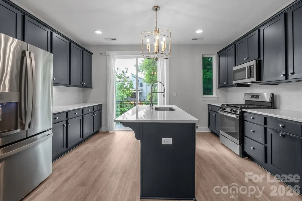 570 W End Drive Charlotte NC 28208