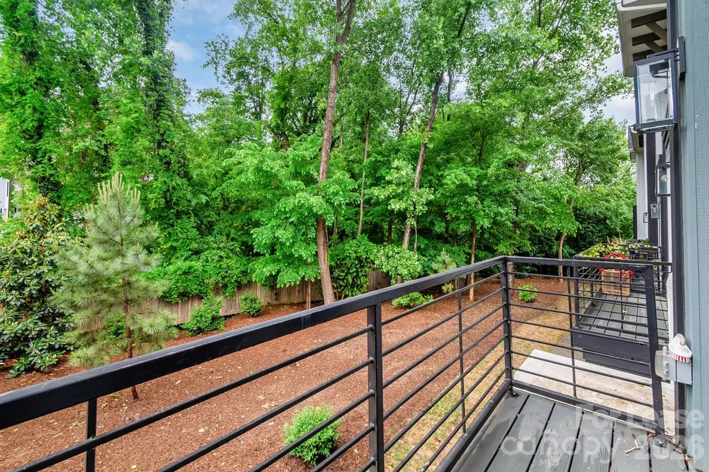 570 W End Drive Charlotte NC 28208