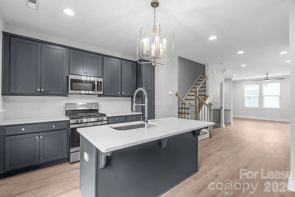 570 W End Drive Charlotte NC 28208