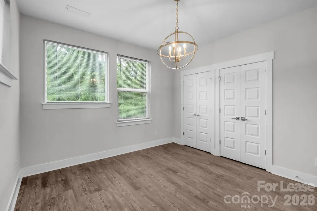 570 W End Drive Charlotte NC 28208