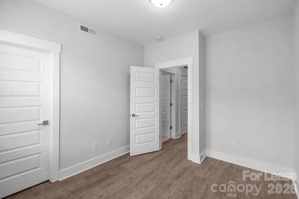 570 W End Drive Charlotte NC 28208