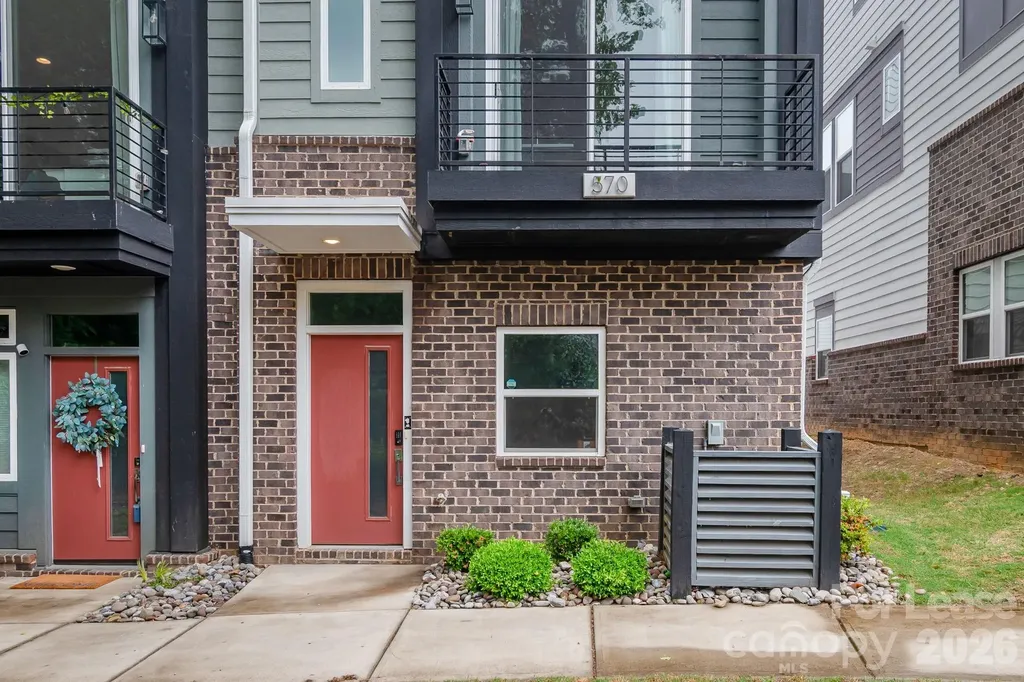 570 W End Drive Charlotte NC 28208