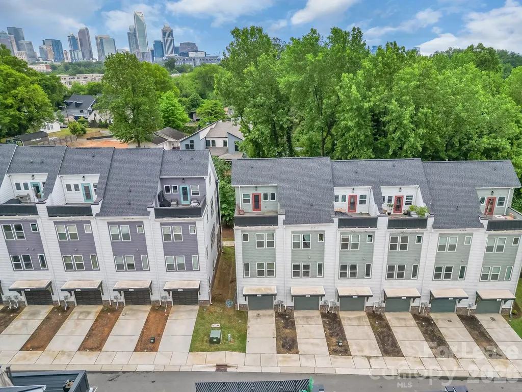 570 W End Drive Charlotte NC 28208