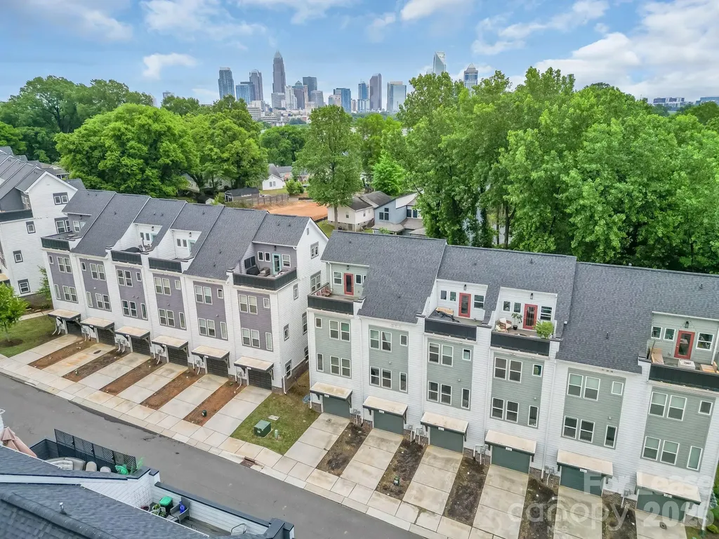 570 W End Drive Charlotte NC 28208