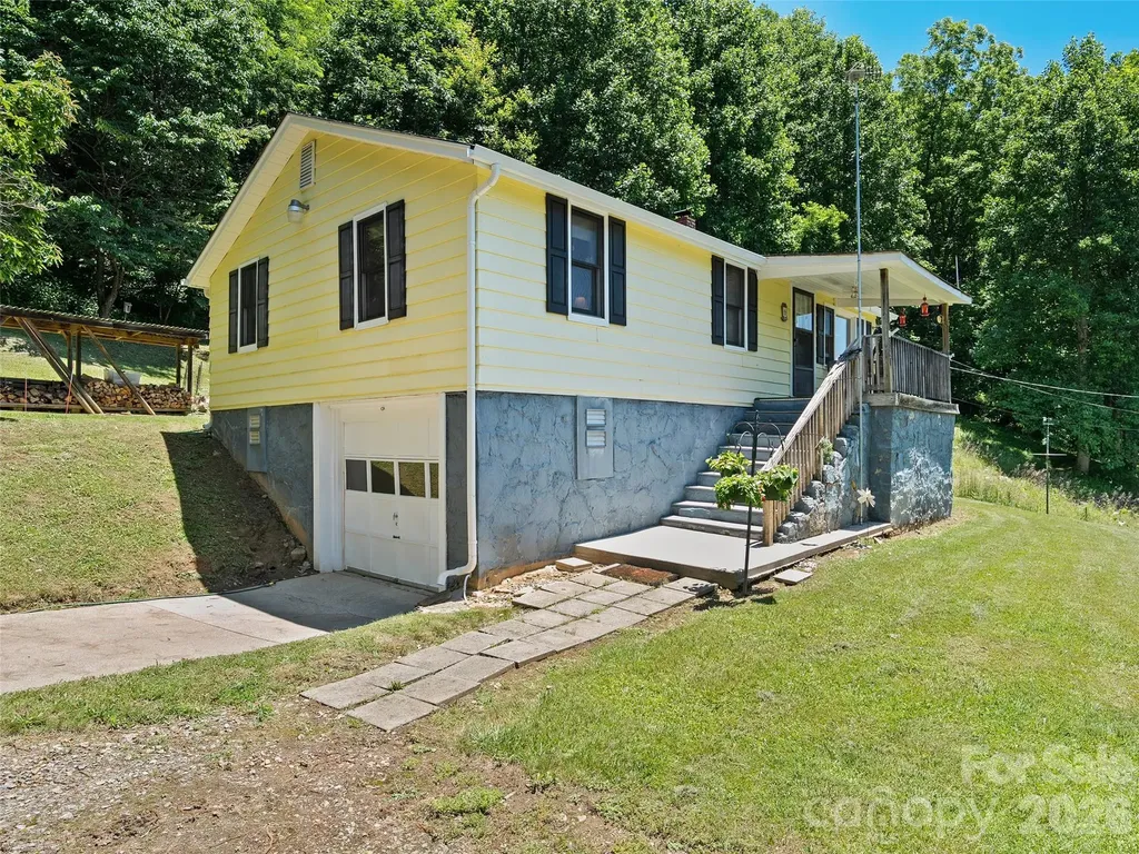 2426 Wesley Creek Road Clyde NC 28721