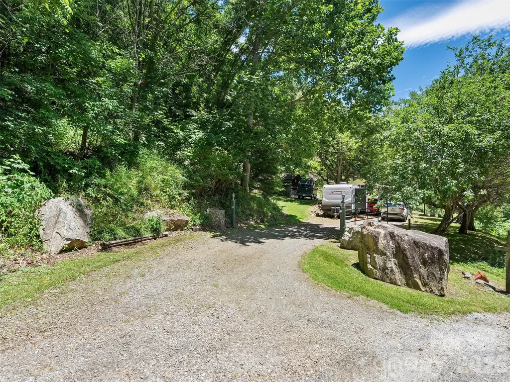 2426 Wesley Creek Road Clyde NC 28721