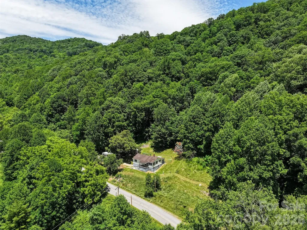 2426 Wesley Creek Road Clyde NC 28721