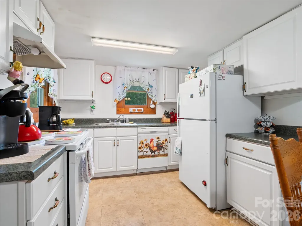 2426 Wesley Creek Road Clyde NC 28721