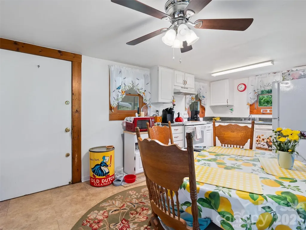 2426 Wesley Creek Road Clyde NC 28721