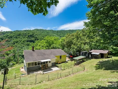 2426 Wesley Creek Road Clyde NC 28721
