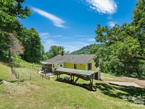 2426 Wesley Creek Road Clyde NC 28721