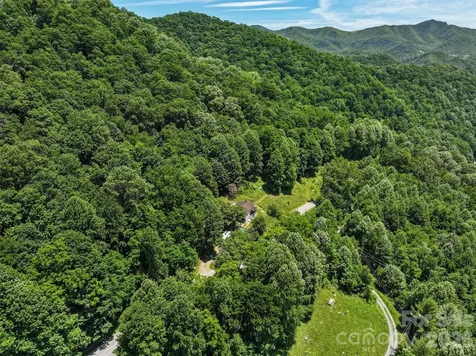 2426 Wesley Creek Road Clyde NC 28721