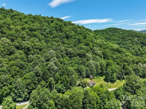 2426 Wesley Creek Road Clyde NC 28721