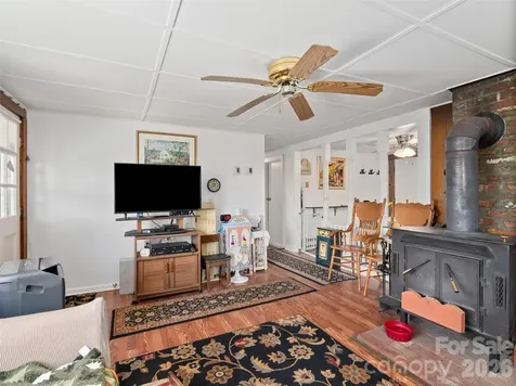 2426 Wesley Creek Road Clyde NC 28721
