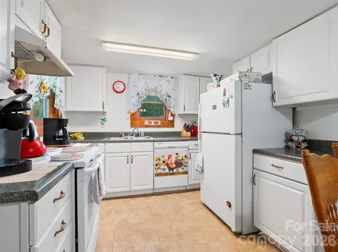 2426 Wesley Creek Road Clyde NC 28721