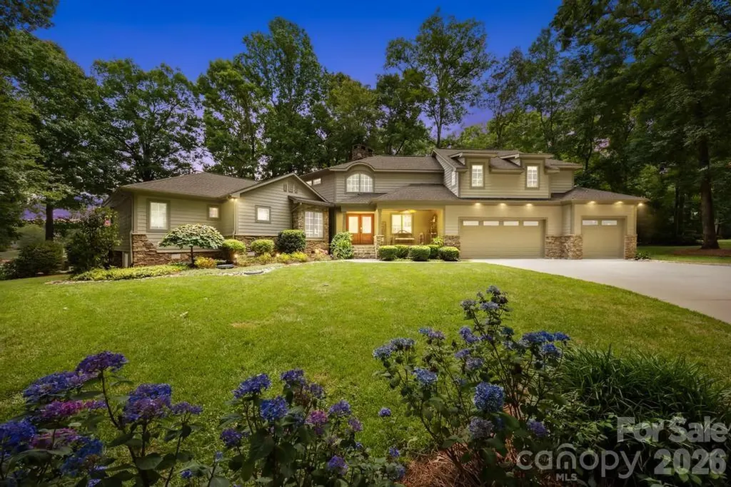165 Woodstream Circle Mooresville NC 28117