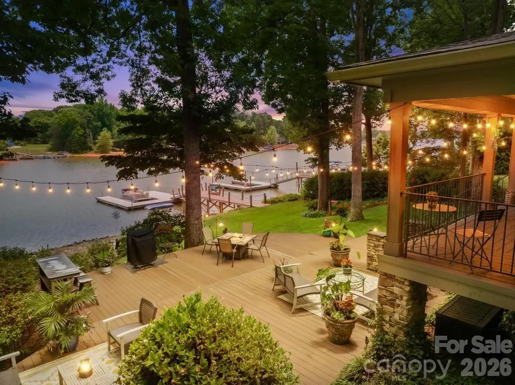 165 Woodstream Circle Mooresville NC 28117