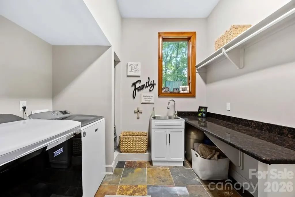 165 Woodstream Circle Mooresville NC 28117