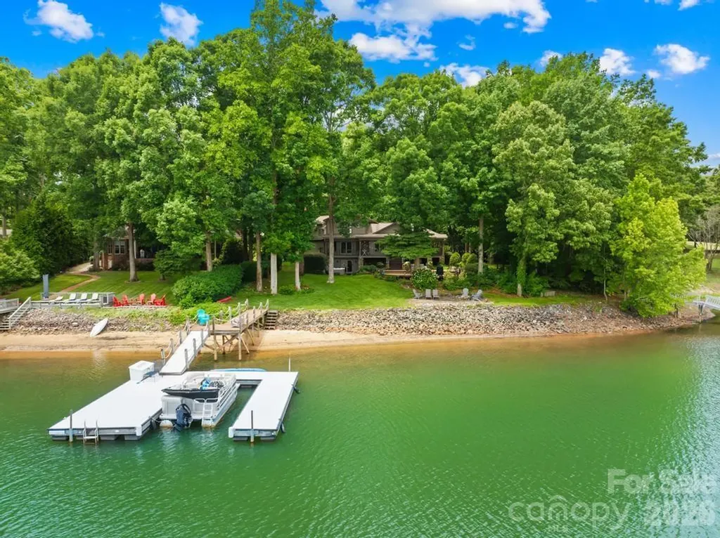 165 Woodstream Circle Mooresville NC 28117