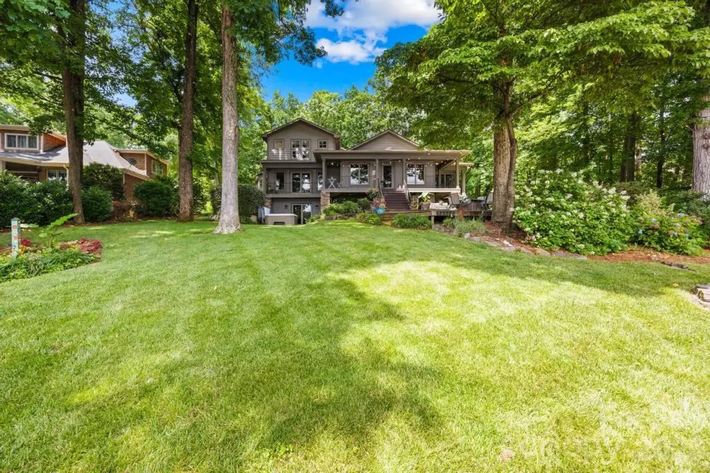165 Woodstream Circle Mooresville NC 28117