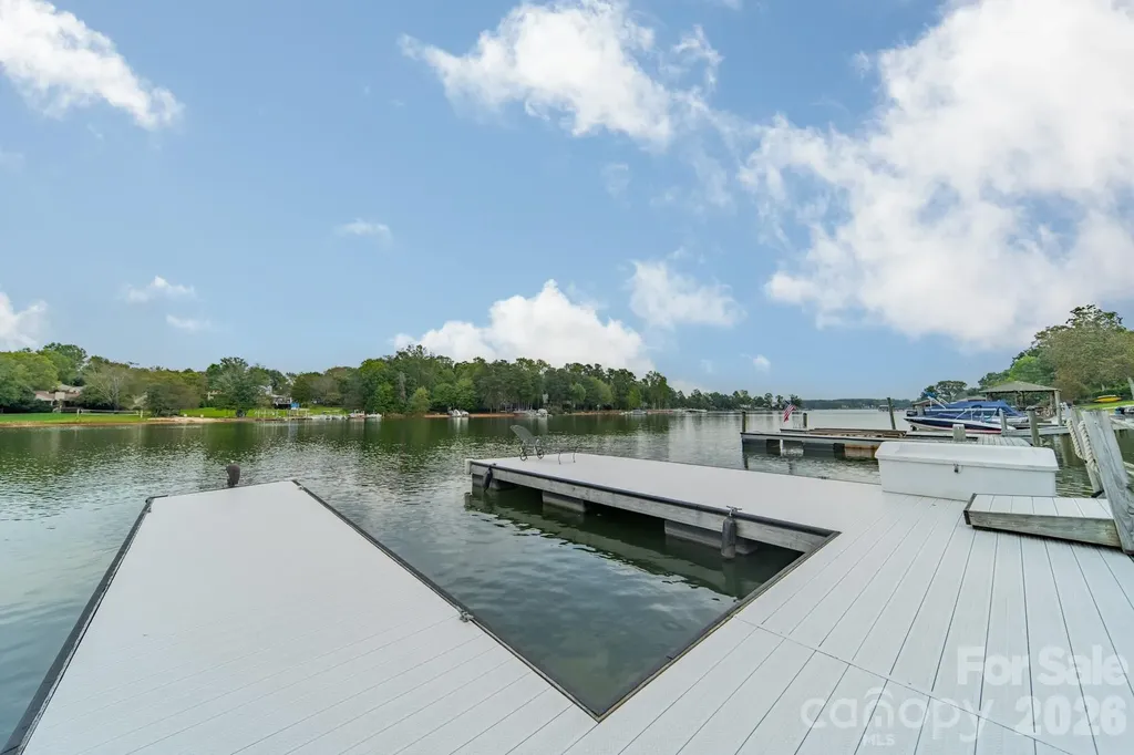 165 Woodstream Circle Mooresville NC 28117